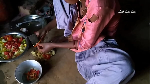 Chica joven sensual se luce